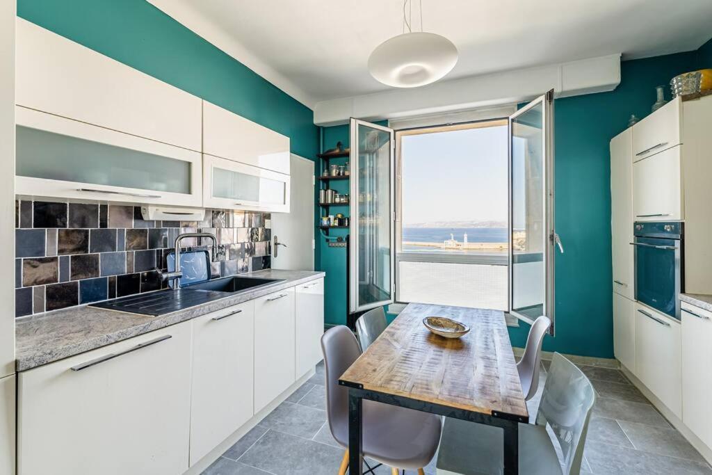 Marseille: Standing Vue Sur Mer *